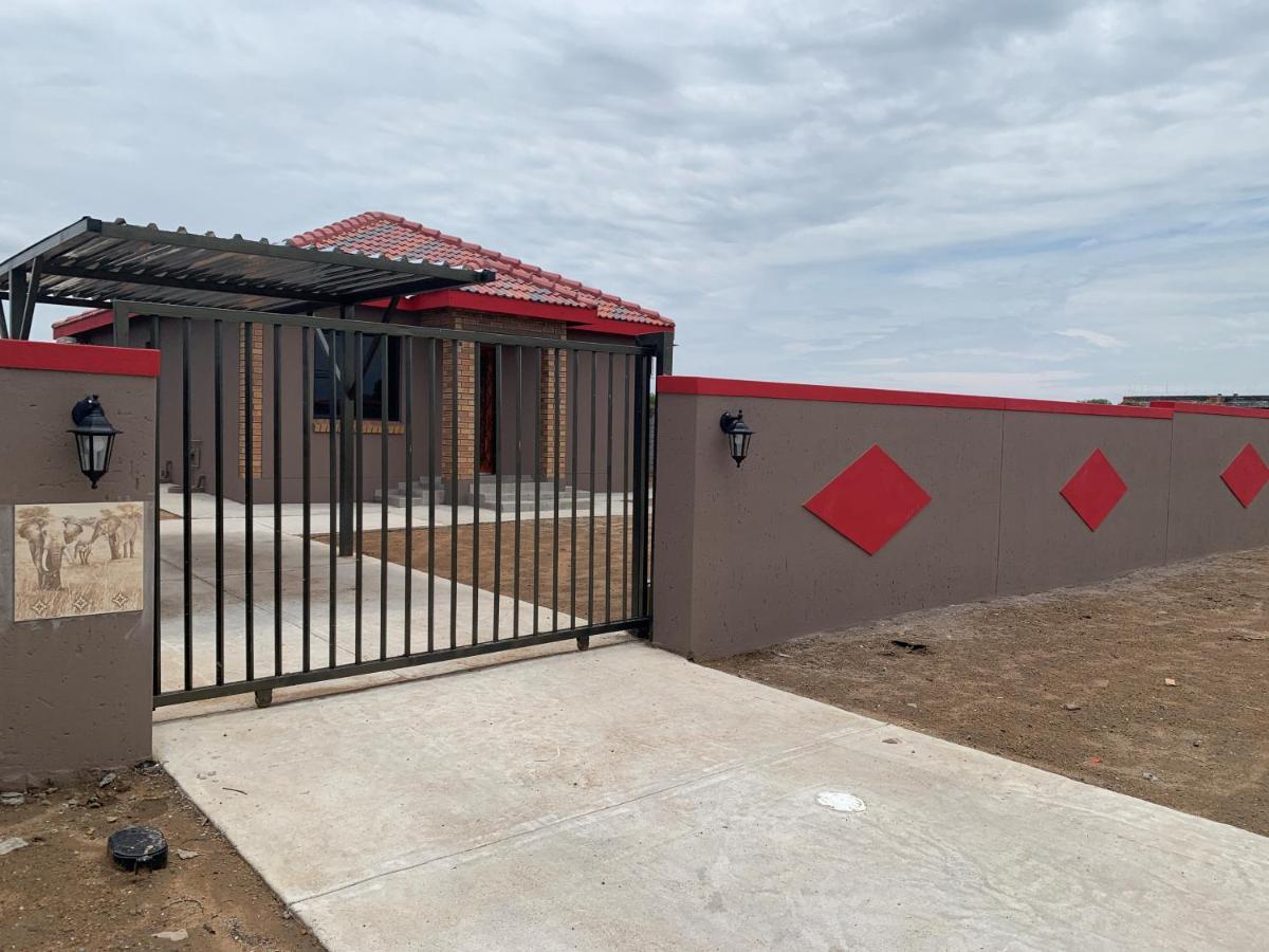 Elephant House, 2 Bedroom House, Next To Pilanesberg And Sun City Mogwase Kültér fotó