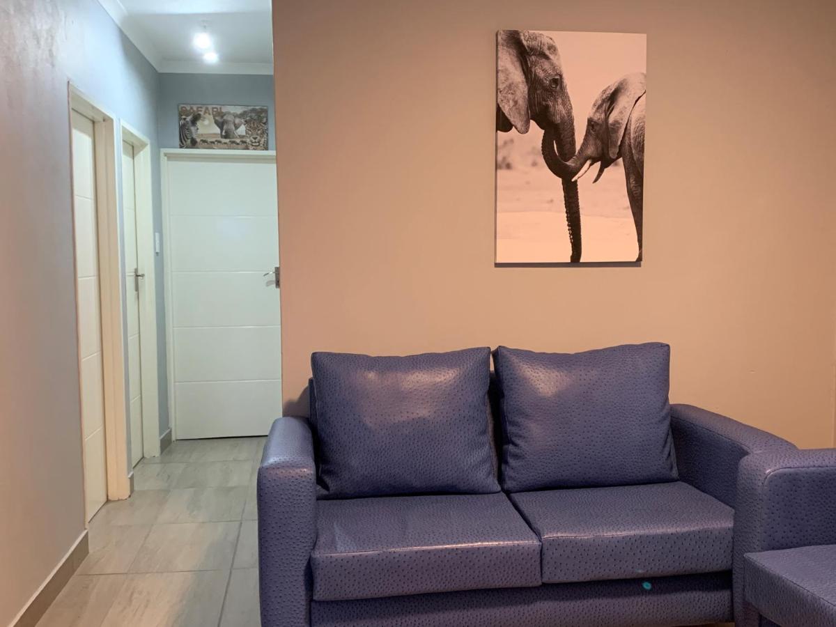 Elephant House, 2 Bedroom House, Next To Pilanesberg And Sun City Mogwase Kültér fotó