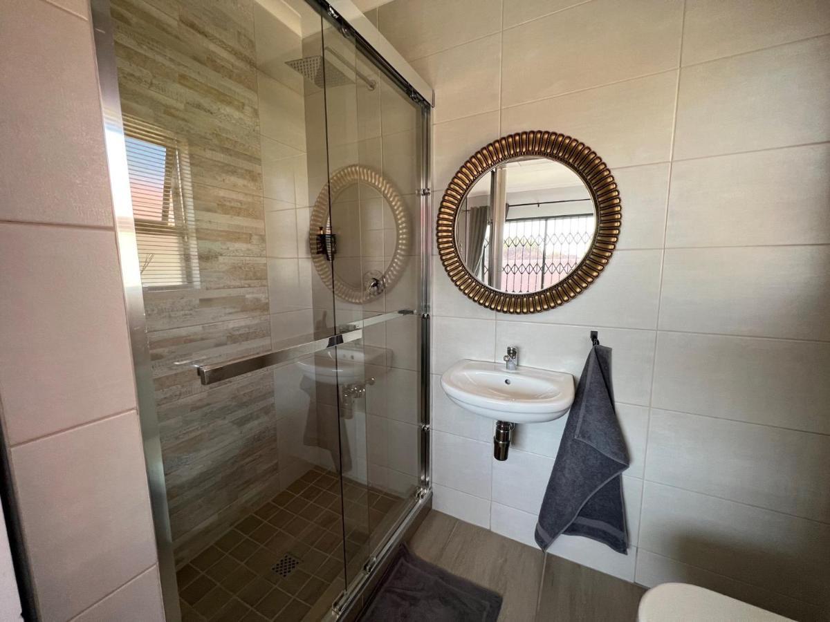 Elephant House, 2 Bedroom House, Next To Pilanesberg And Sun City Mogwase Kültér fotó